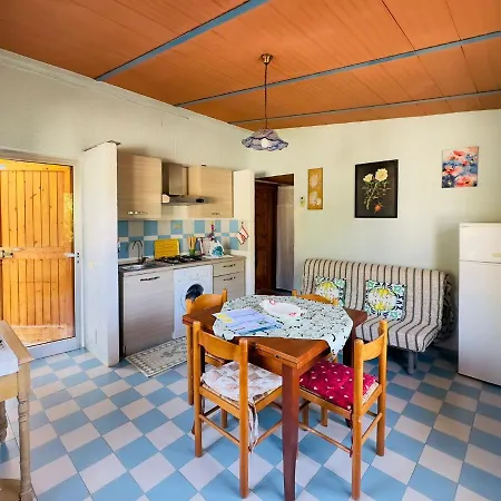 Bilocale A Due Passi Dalla Piazza Di Rena Majore